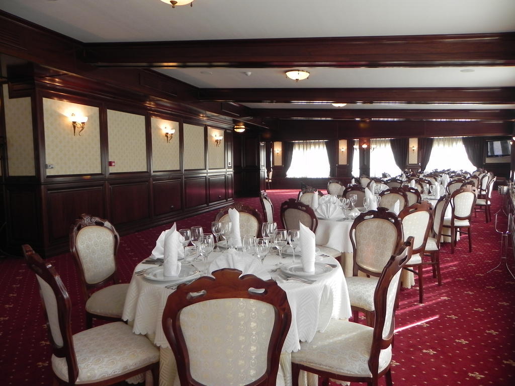 Hestia Hotel Calarasi  Bagian luar foto